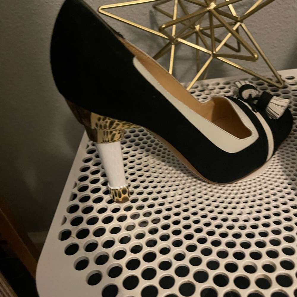 Pollini Italian heels. - Picture 2 of 4